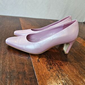 Vintage Lavender Leather Pumps 7.5 Pearlescent Easter Spring Wedding Retro Heels